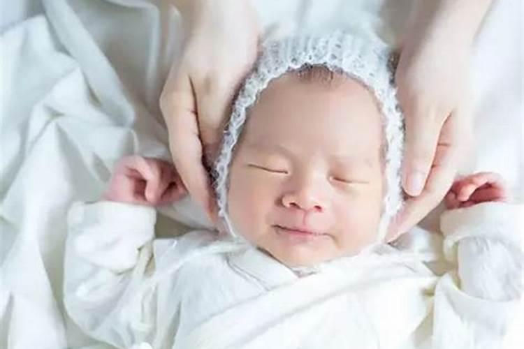 新生男孩,八字纯阳,命太硬,需要注意什么,如何起名？