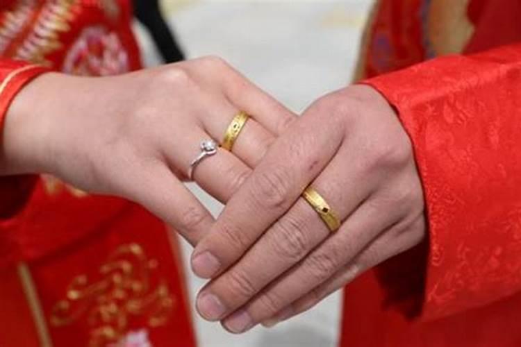 如何从八字看正缘什么时候出现 八字中正缘的含义？