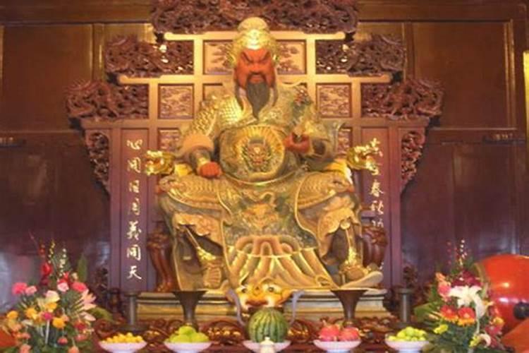 如何供奉黄财神？