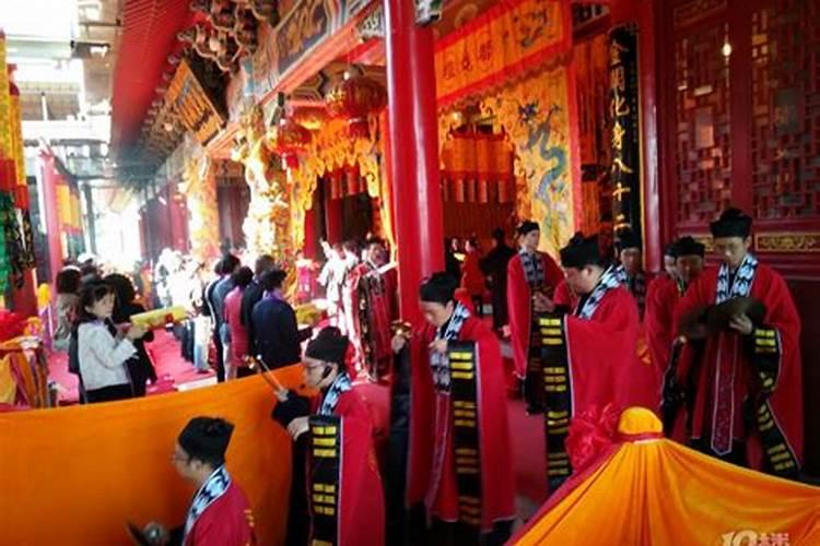 属蛇的本命年结婚可以吗