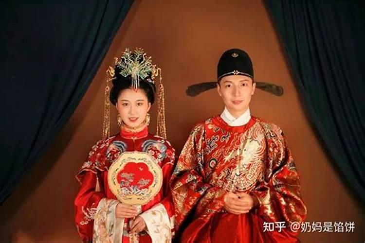 必定成为夫妻的八字 注定是夫妻的八字特点