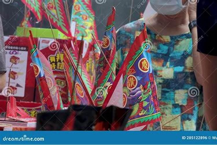 属狗的是哪年出生的人呢今年多大