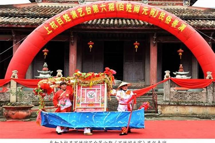 本命年蛇年佩戴红绳在哪个手
