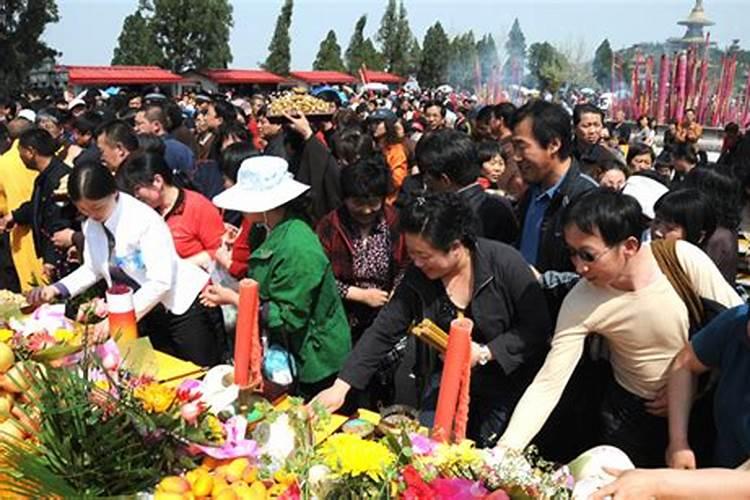 山东烟台一居委会发通告禁止上坟,官方对此做出了怎样的回应？