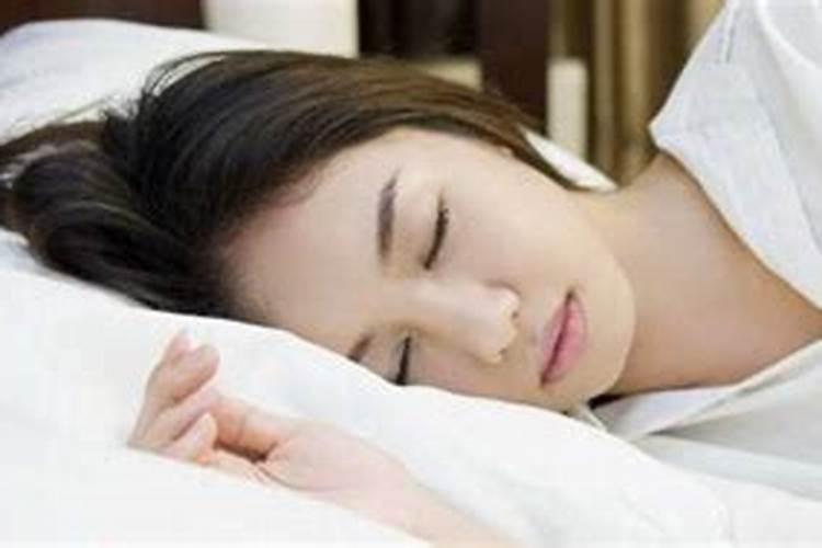 梦见有对男女进到屋里的预兆