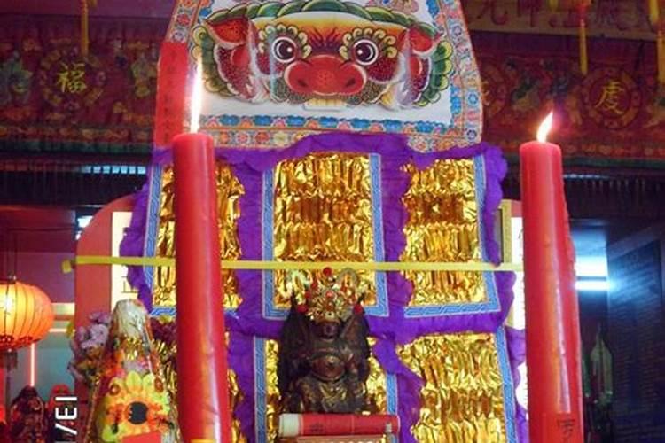 鞍山站前到鞍山市八中坐什么车啊