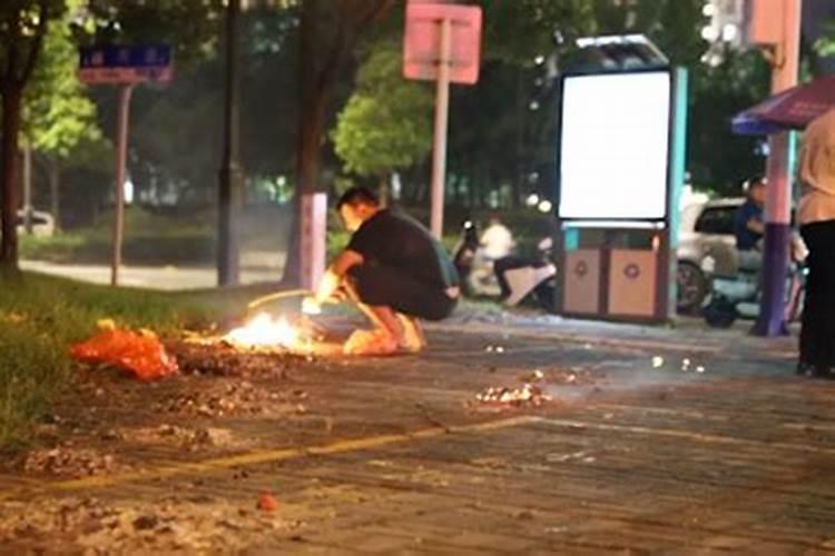 梦见路上车祸躺着死人