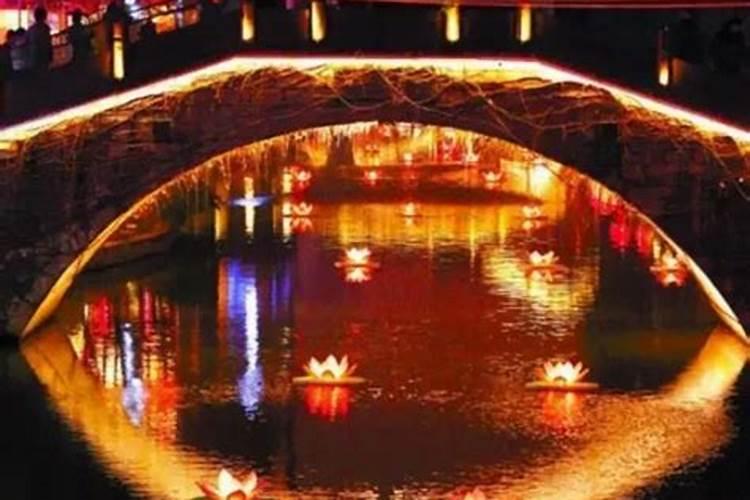 2025年犯太岁蛇带什么吉祥物