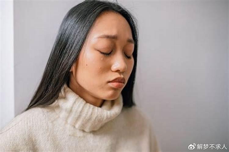 梦见姥姥去世了 我哭得很伤心 最近的印象中做过2次这样的梦了