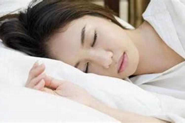 梦见陌生女人进我家门