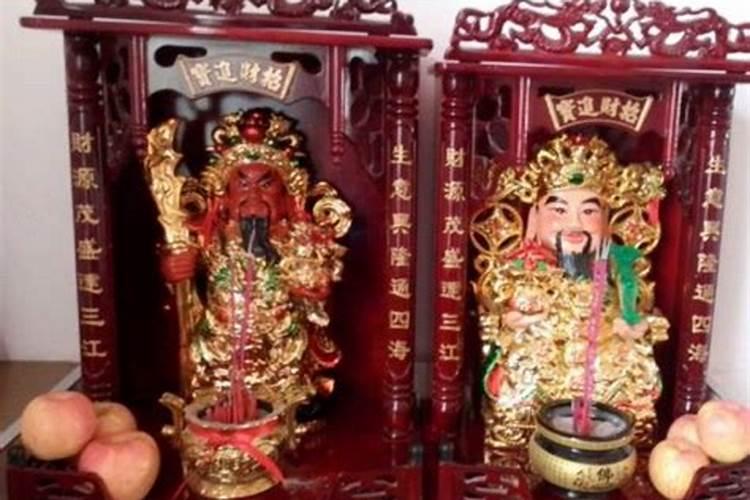 财神爷能和灶神爷能一起供吗？
