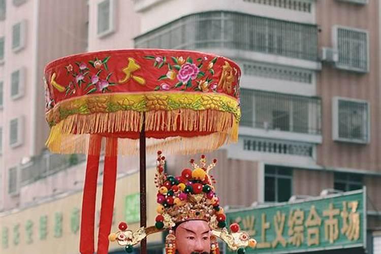 属蛇男2025本命年运势