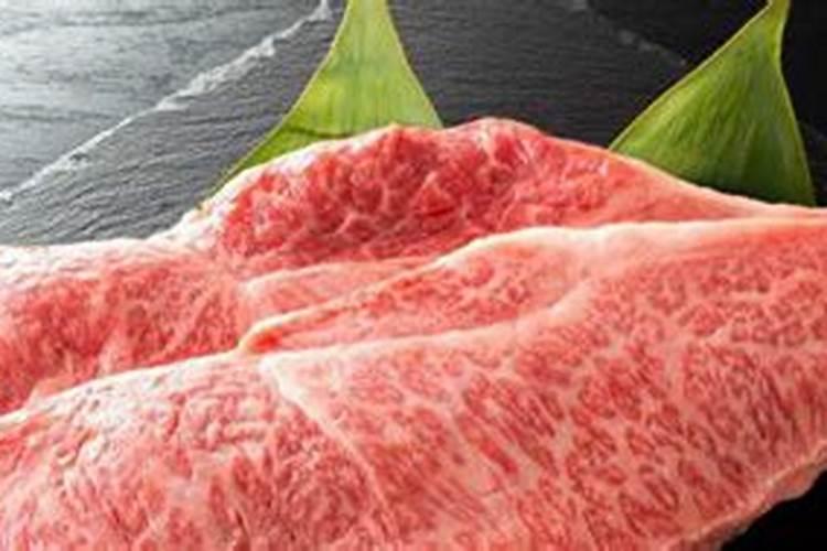 梦见吃生肉什么意思