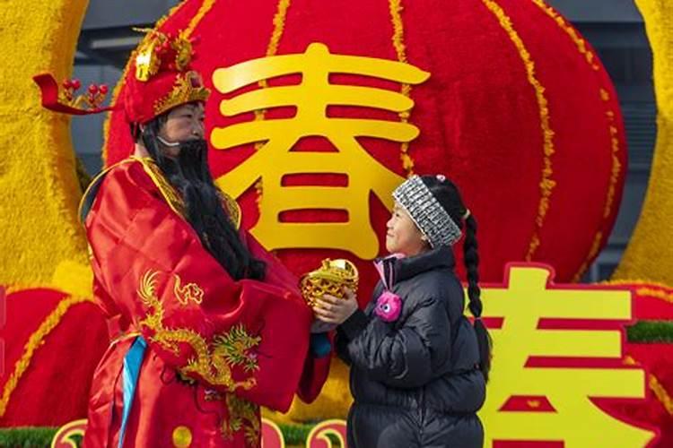 80年属猴女在2025年每月运势