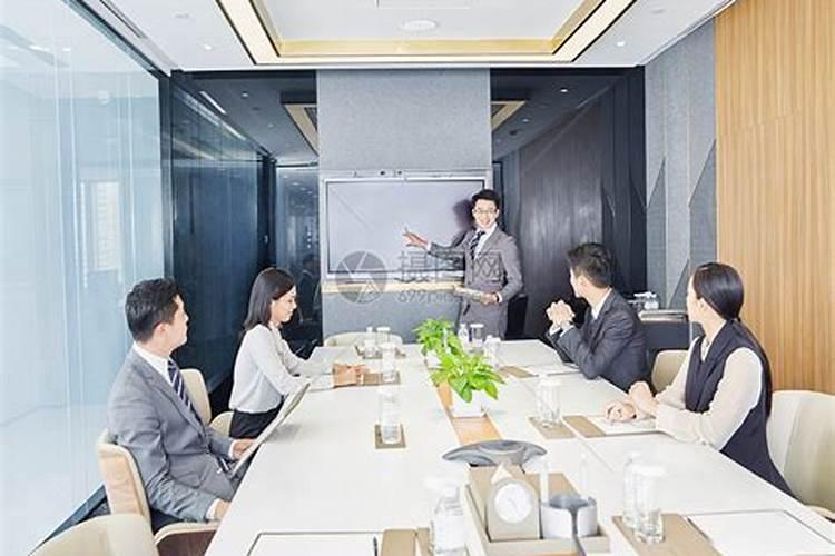 梦见开会人很多是什么意思？
