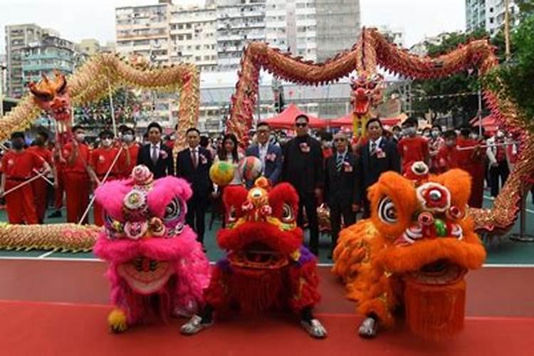 香港人为什么要在排水道口放香还有饭盒之类的东西？