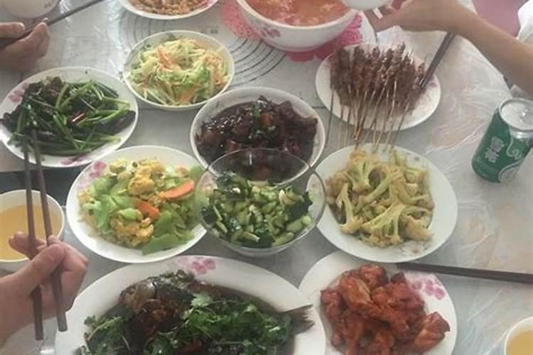 梦见不认识的人在我家煮饭的预兆