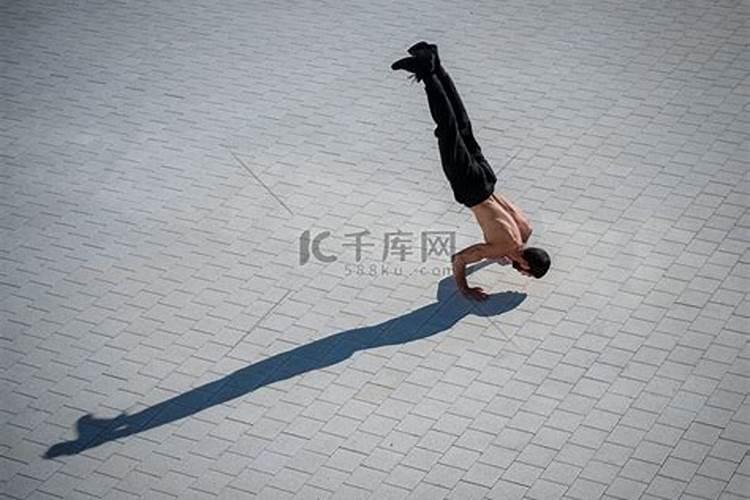 梦见男人光膀子的预兆