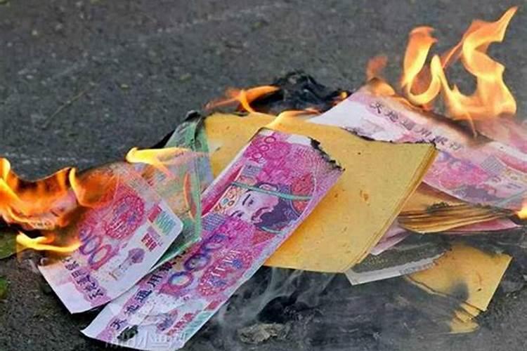 朋友母亲去世一切从简不设灵堂随礼金吗？