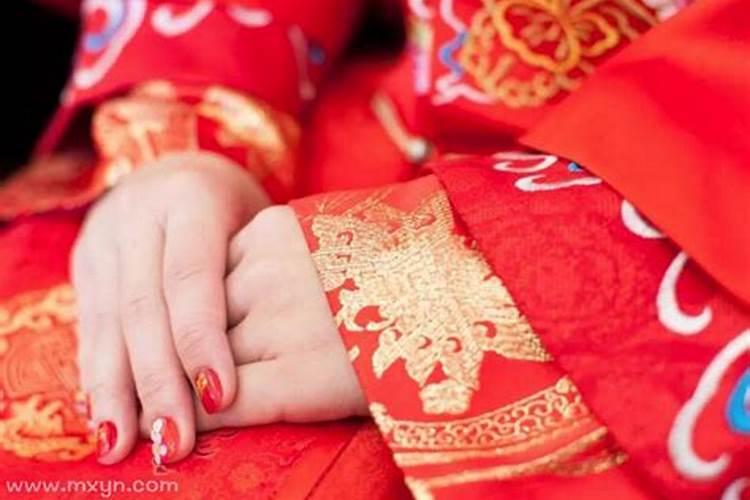梦见单身女邻居举行婚礼的预兆