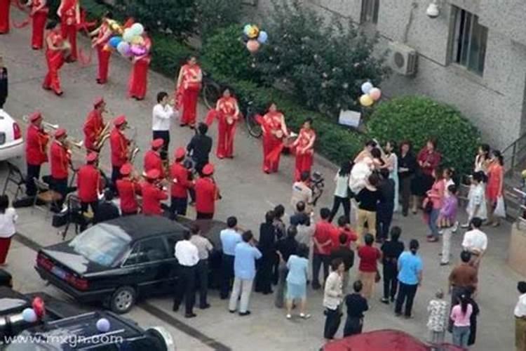 属虎的人穿什么可以改善运势吸引大量财富？