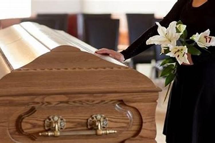 梦见自己奶奶死了又活了的预兆