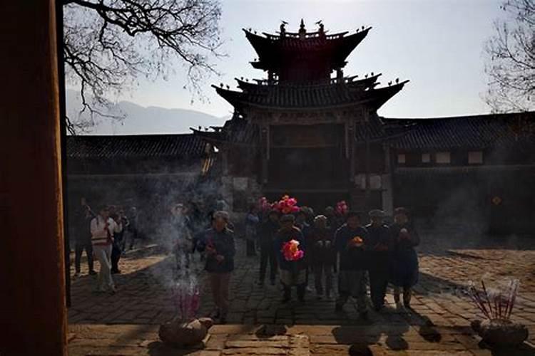 人死了一周年不到去庙里拜佛可以吗？