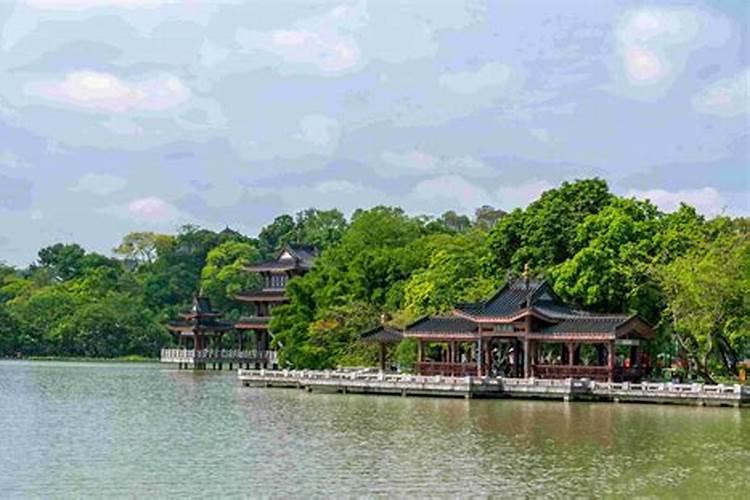大林木命戴什么首饰最好,属蛇的大林木命带什么首饰最好