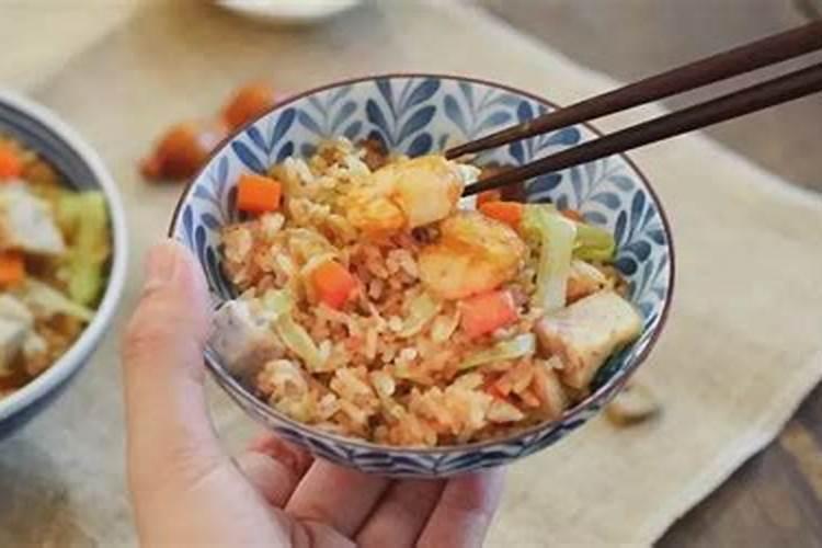 八字中取丙戊为用是什么意思？