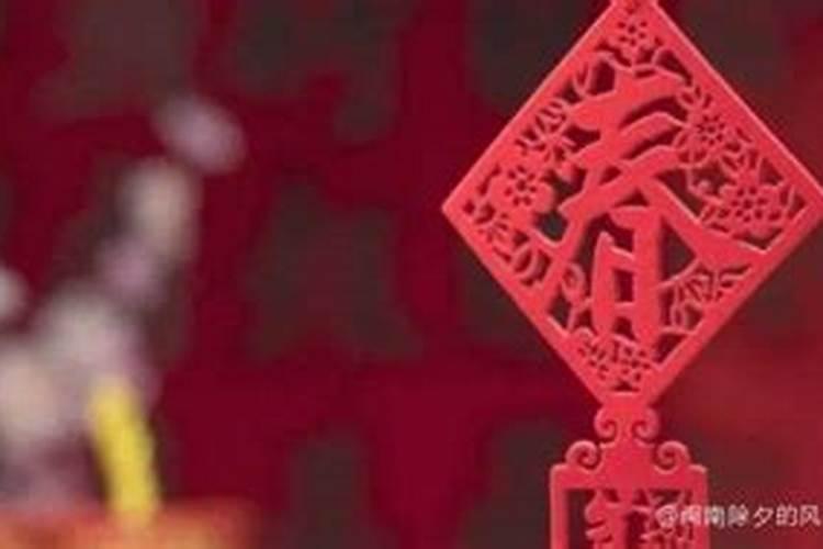 我买了一套二手房已过五年95平方,房价50万,请问买卖双方需要交税及费用...