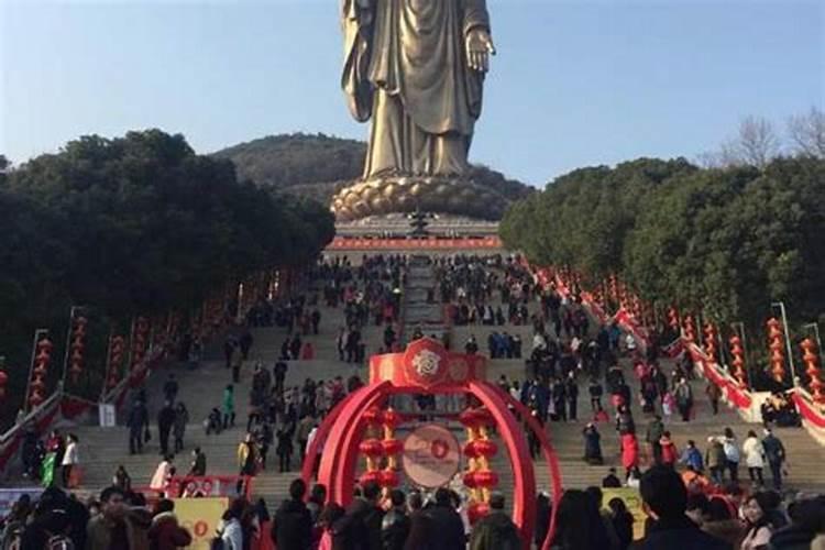 韩红的歌曲 家乡 中 哦玛哩玛哩呗呗哄 是什么意思？