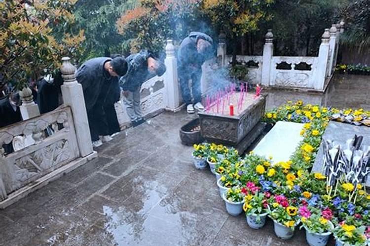 为什么本命年过年不能出门？