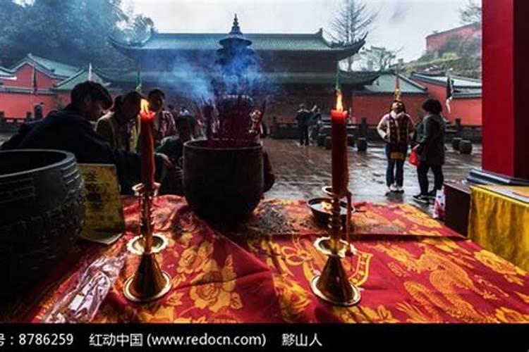 云南男子在机场足疗店做足疗后,坐飞机逃单,你如何看待男子的做法？