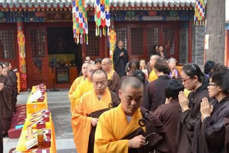 端午节划龙舟的由来
