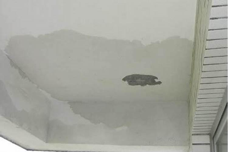 梦见顶棚漏水了是什么意思