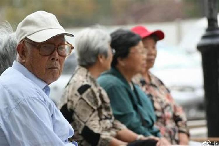 1965属蛇60岁怎么挡灾2024 65年属蛇人2025年运势