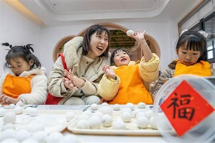1996年 5月初六 是什么星座 啊 !我属鼠的 !!