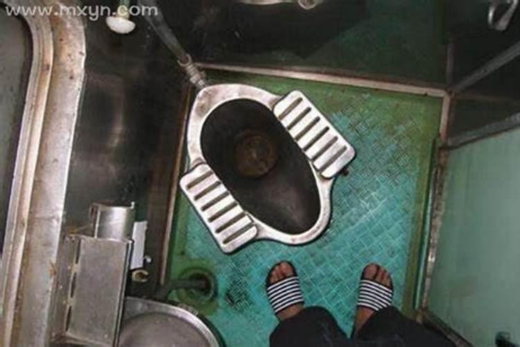 算命先生说 犯小人是什么意思 ？