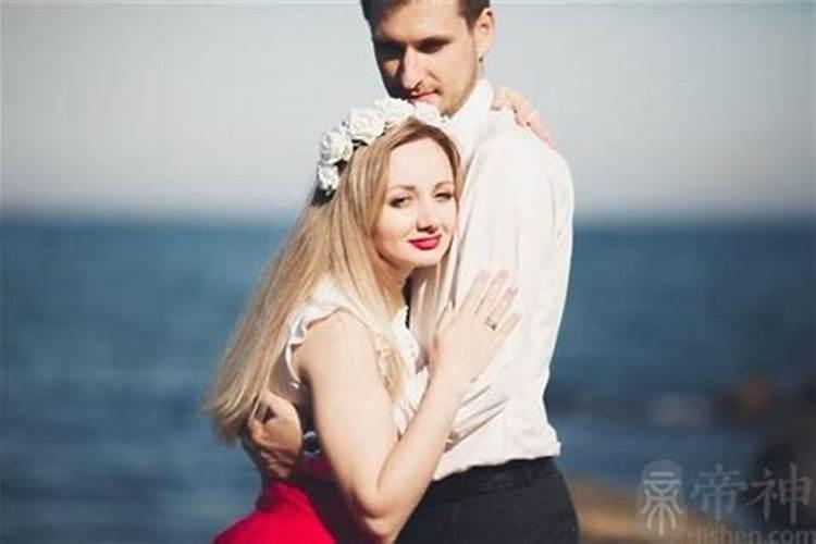梦见与女人亲热什么意思？