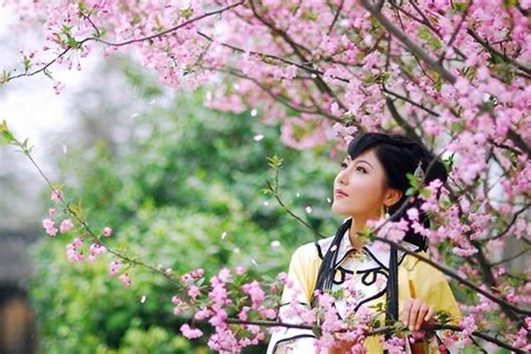 属鸡男人的性格与爱情一生有几段婚姻