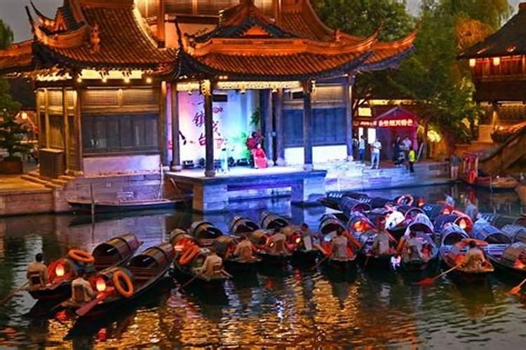 八字极旺,本命局五行不缺。是什么意思？
