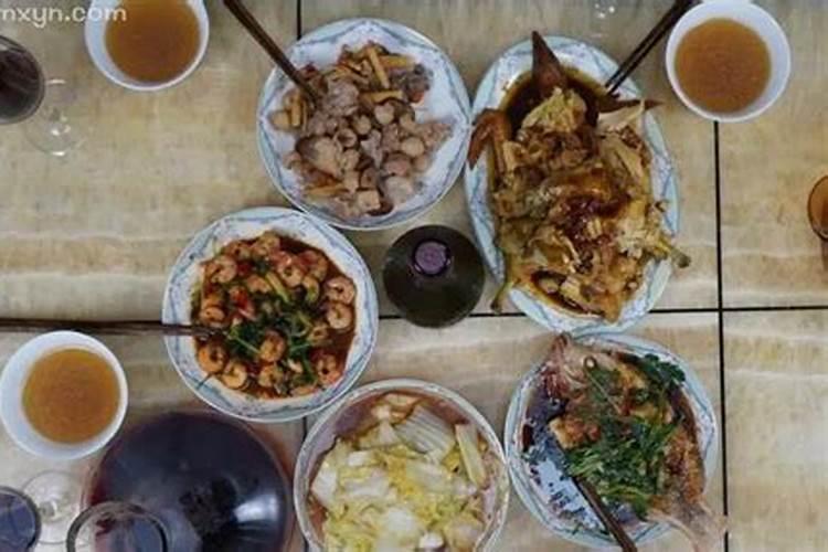 梦见亲戚吃饭是什么征兆