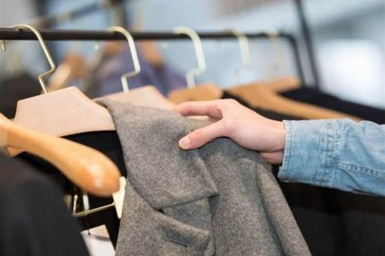 已婚女人梦见买新衣服是什么意思