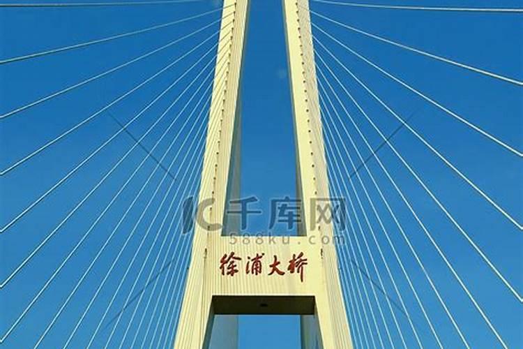 我要一些好听的笔名,其中要有关于夏天的,还要男女主角的名字和校...