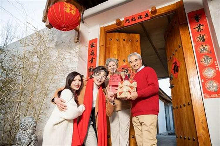 闰年是多少年出现一次呢？