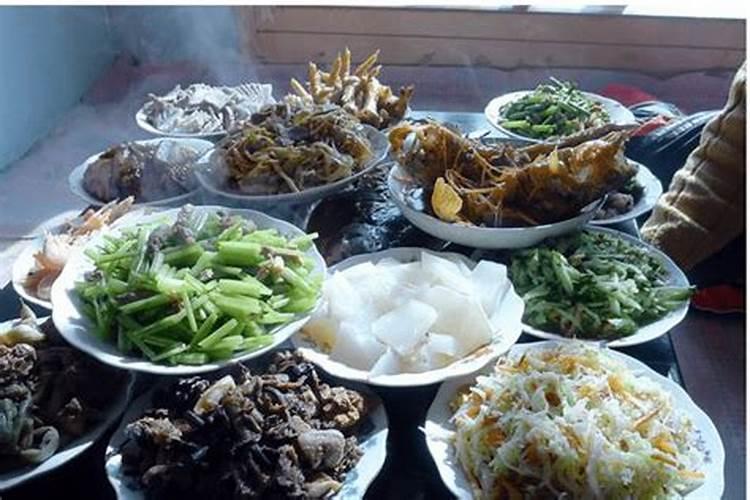 中元节上坟前能吃肉饺子吗 中元节上坟前能不能吃肉饺子