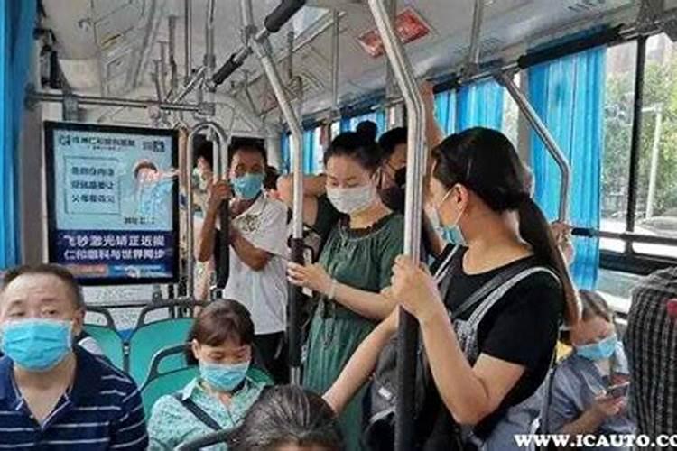 如皋实验初中初一的寒假写的春节活动,传说等在纸上怎么写？