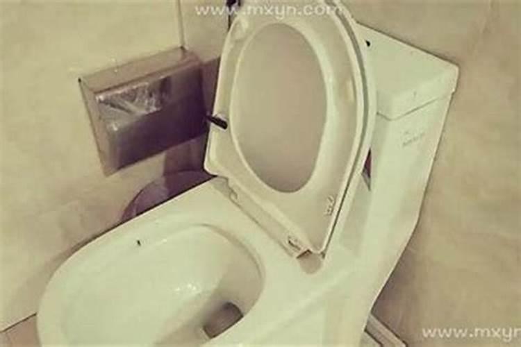 女人梦见厕所很脏很臭有什么征兆