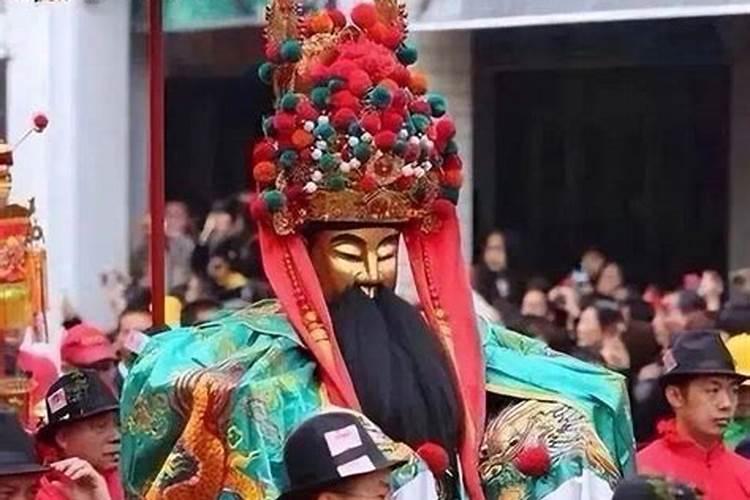 为什么现在许多人热衷烧香拜神