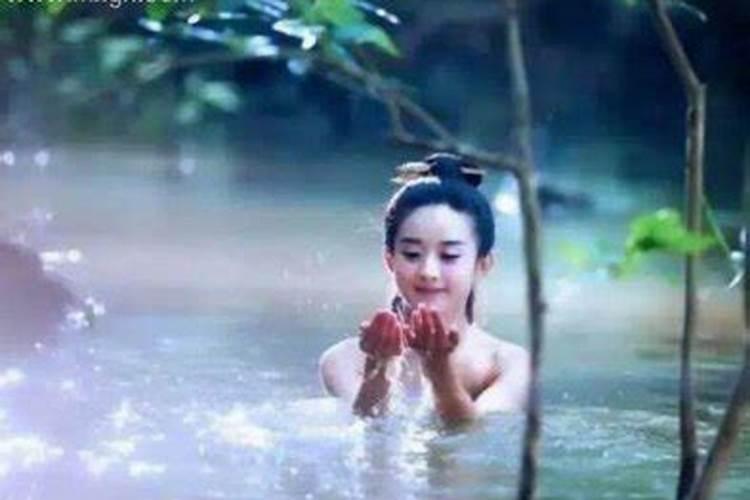 梦见老公没穿衣服备她嫂子看到的预兆